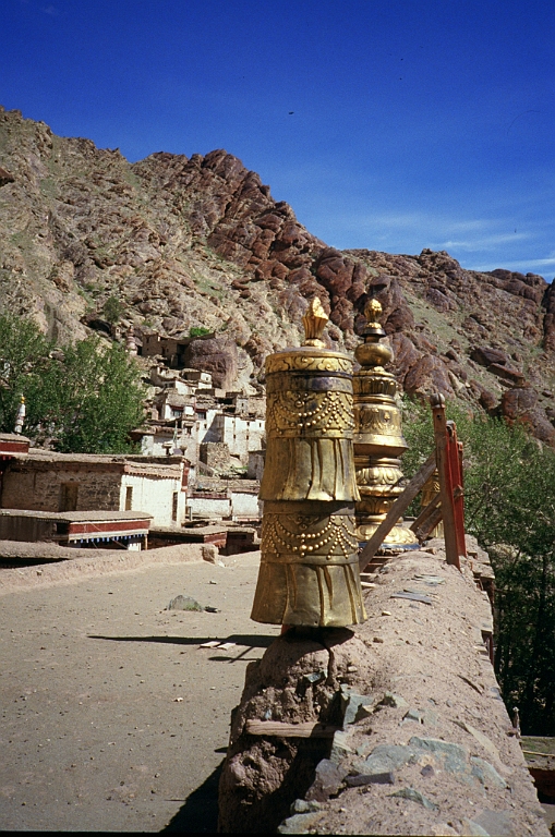 01-052